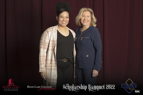 728 Dr Robert and Marilyn Parks Scholarship
