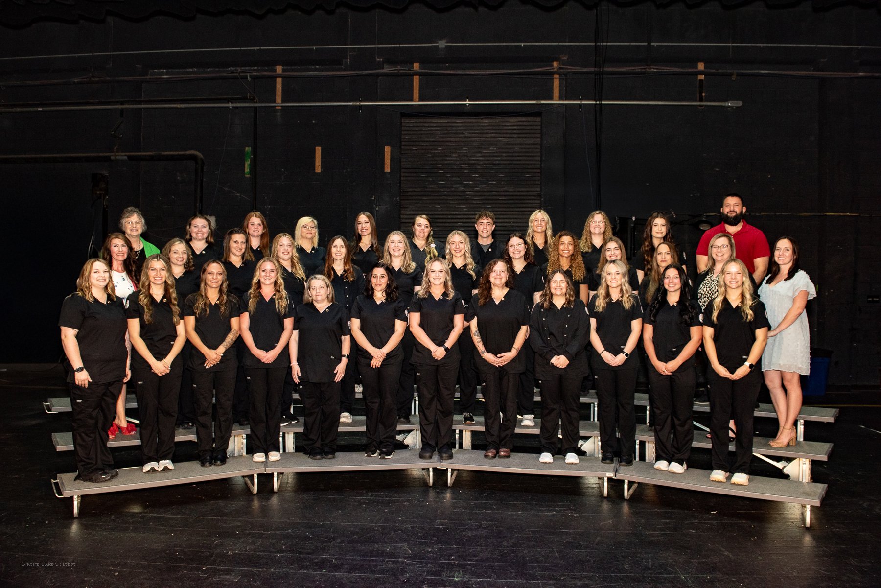 lpn-pinning-rlc-spring2025-class-photo-with-faculty