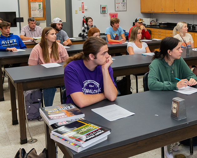 students-desks-alternating-content-630x506
